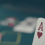 如何在德州撲克中玩同花連續牌？